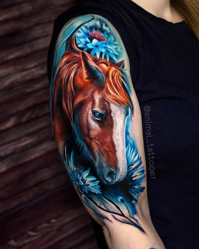 Hình xăm ngựa một sừng Unicorn. Xăm hình bấm TRUY CẬP để liên hệ | Tattoos,  Professional tattoo, Maple leaf tattoo