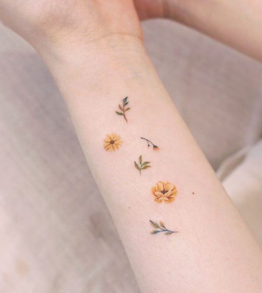 Nối kín chân hoa sen sóng nước... - Triều Ca Tattoo Studio | Facebook