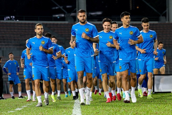 Malaysia lột xác thế nào chỉ trong 6 tháng? Giá trị gấp 3 ĐTVN, thể hình vượt trội... 3 tuyen viet nam anh 1