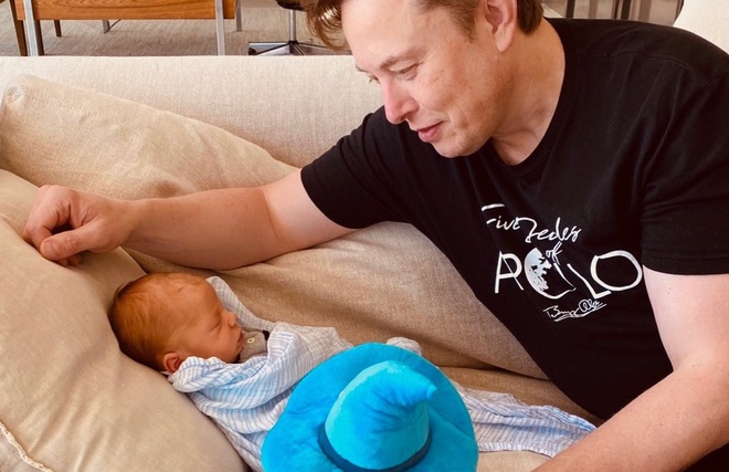 Con trai có tên 'khó hiểu' luôn xuất hiện bên Elon Musk - Đời sống