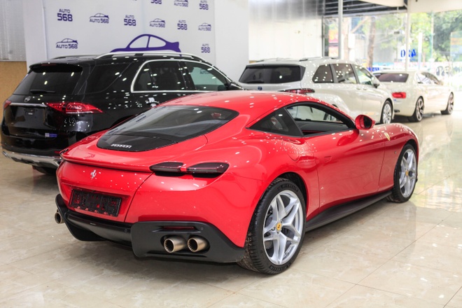 Siêu xe Roma màu đỏ đặc trưng Ferrari vừa về Việt Nam - Ôtô