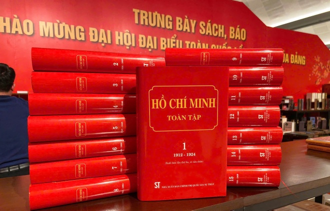 Chu tich Ho Chi Minh anh 2