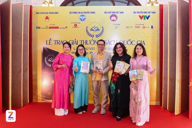 giai thuong sach quoc gia anh 1