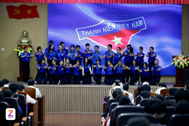 sách ảnh 4