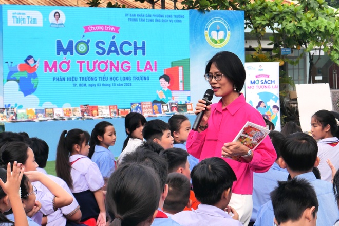 tủ sách ảnh 2