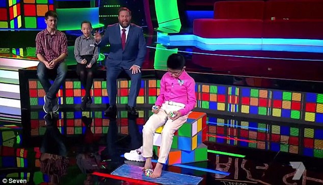 cau be xoay 3 rubik cung luc anh 1