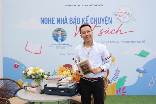 nha bao viet sach anh 2