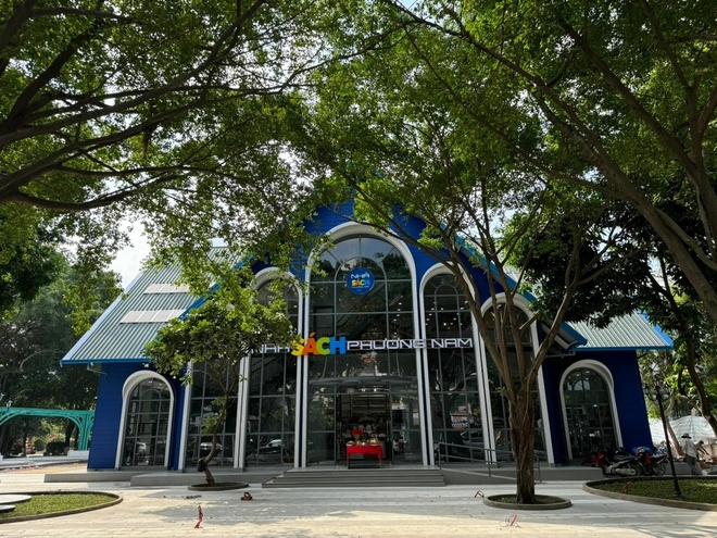 nha_sach_phuong_nam_binh_phu_quan_6.jpg