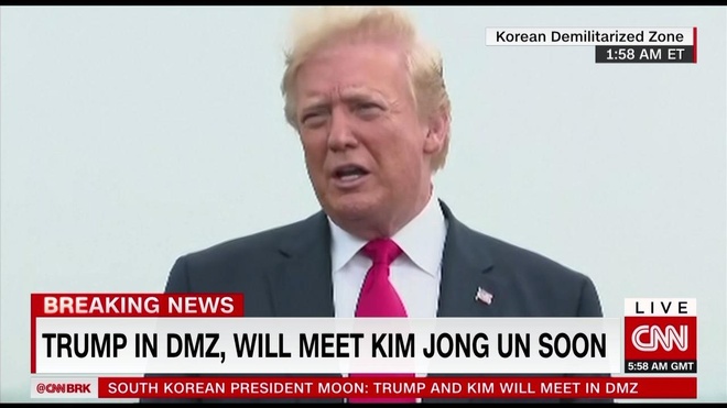 Tong thong Trump den DMZ anh 24