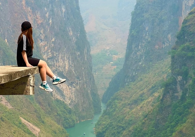 Điểm chụp ảnh check-in 'vắt vẻo' bên sông Nho Quế | Znews.vn