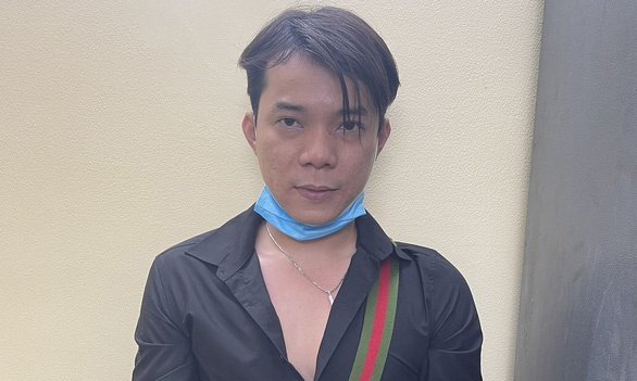 Bat nhom cho vay nang lai anh 1