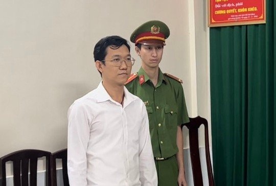 vu ba Nguyen Phuong Hang anh 2