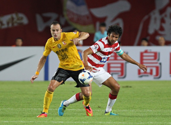 19. Tiền đạo Alberto Gilardino trở lại đầu quân cho Fiorentina theo bản hợp đồng cho mượn từ Guangzhou Evergrande.