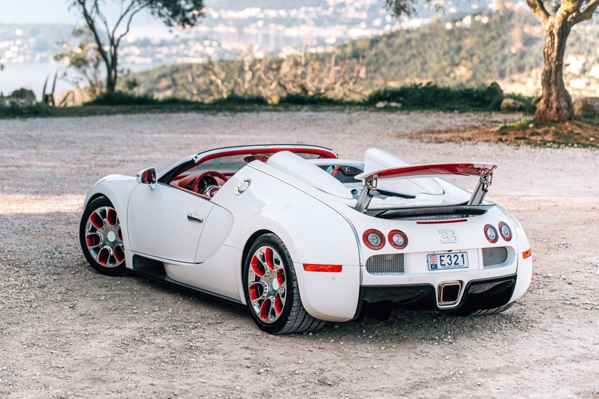 Bugatti Veyron Grand Sport "Wei Long" có chủ mới sau 12 năm
