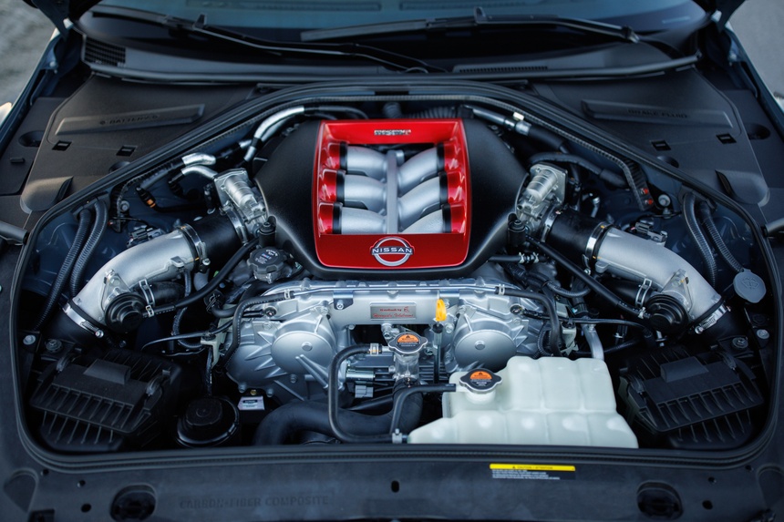 Nissan GT-R 2025 ít nâng cấp, giá từ 98.000 USD