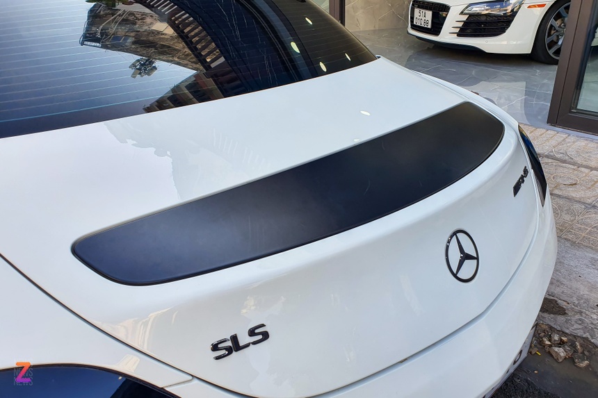 Siêu xe Mercedes-Benz SLS AMG 14 năm tuổi có gì đặc biệt?