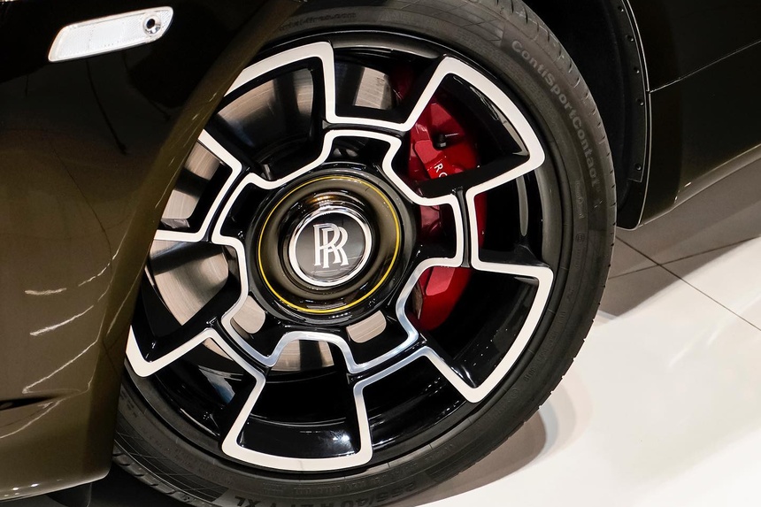 Rolls-Royce Wraith Black Badge Sportive độc nhất thế giới về Việt Nam