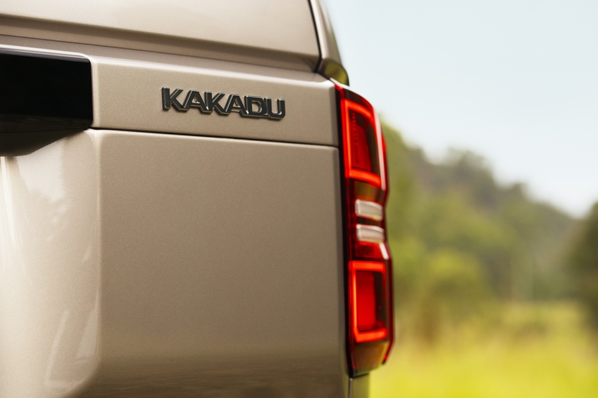 Toyota Land Cruiser Prado bản cao cấp Kakadu có giá hơn 66.000 USD