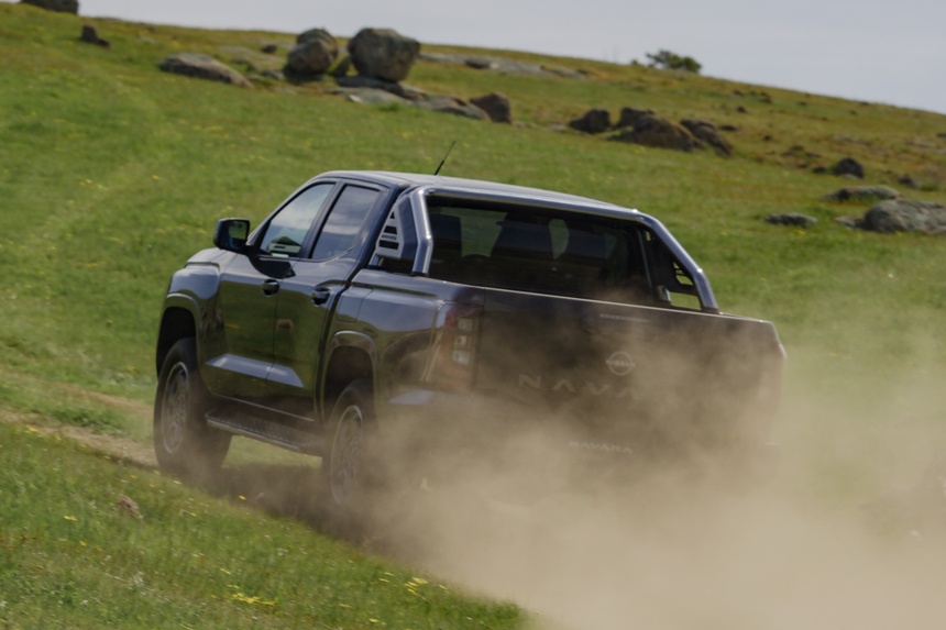 ban tai,  nissan,  nissan navara,  navara,  mitsubishi,  triton,  mitsubishi triton,  australia,  new zealand anh 7