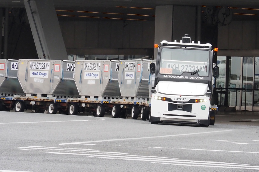 xe dau keo,  tu hanh,  san bay,  nhat ban,  haneda,  toyota anh 11
