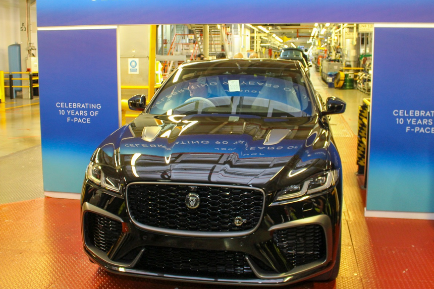 jaguar,  f-pace,  svr,  cuoi cung,  may xang,  dong co dot trong anh 2