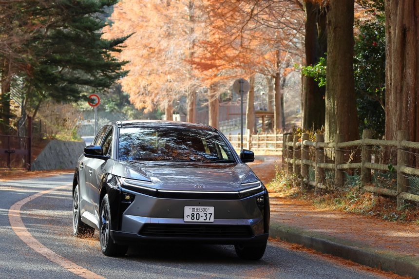 Toyota lần đầu vượt Nissan, dẫn đầu doanh số xe điện tại Nhật Bản