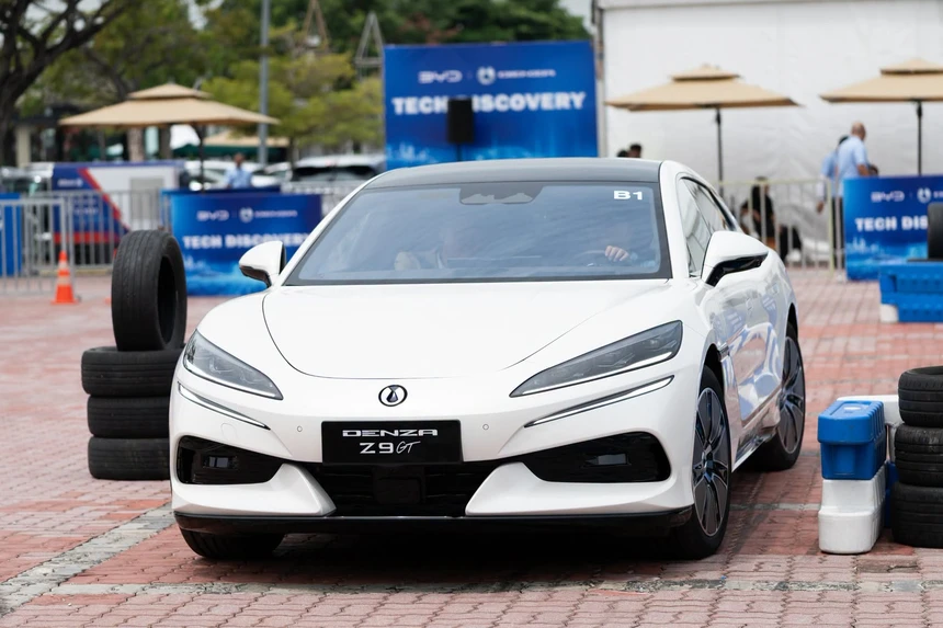 malaysia,  byd,  denza,  denza z9gt,  z9gt,  xe điện,  tesla,  bmw,  mercedes-benz,  trung quốc,  ev ảnh 1