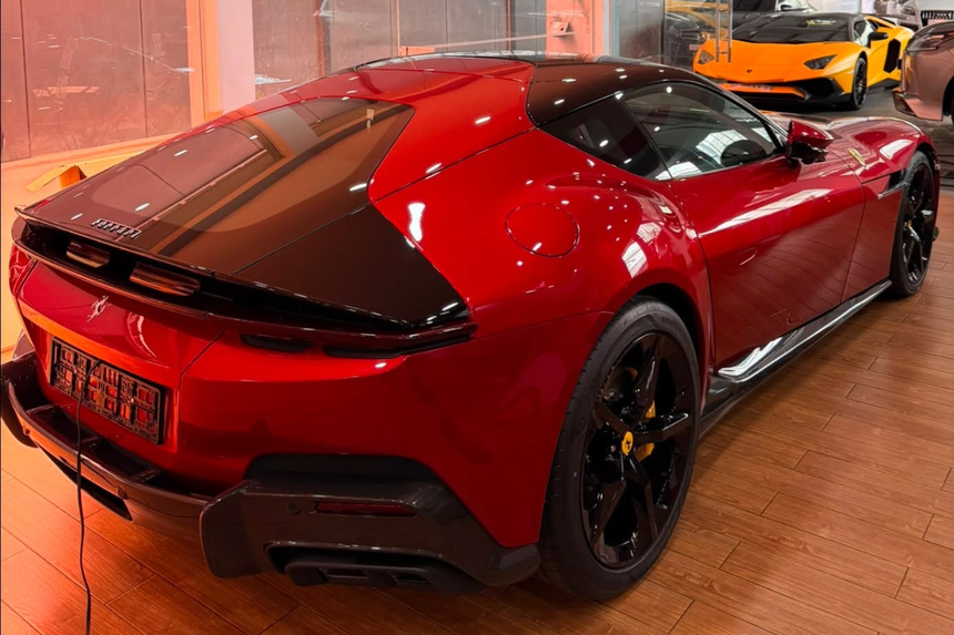 Kế nhiệm 812 Superfast, Ferrari 12Cilindri đầu tiên đã cập bến Việt Nam