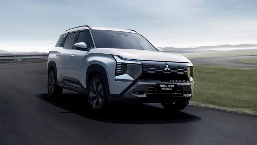 Nóng như phân khúc xe gầm cao cuối năm, không chỉ một mà 2 tân binh