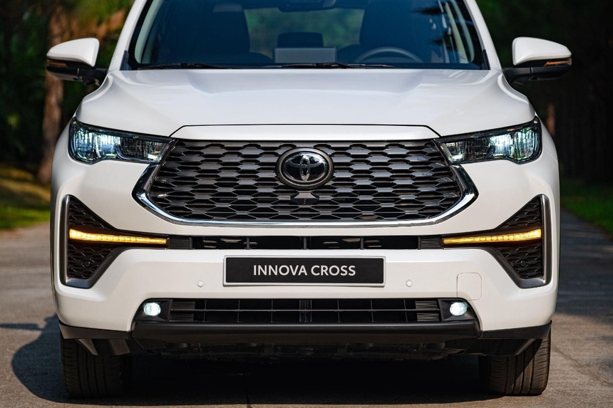 Toyota Innova Cross