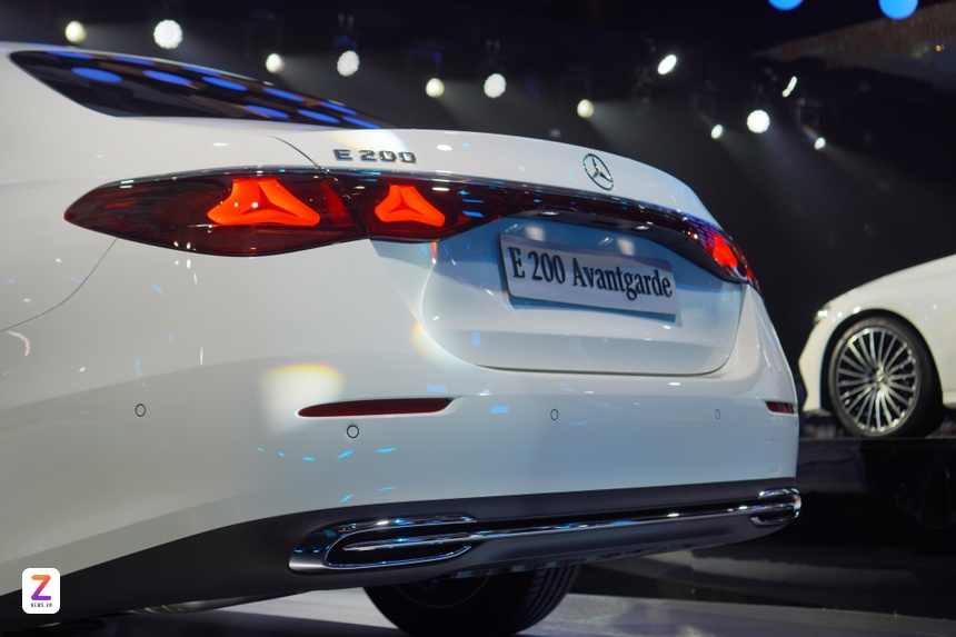 Mercedes-Benz E 200 Avantgarde anh 3