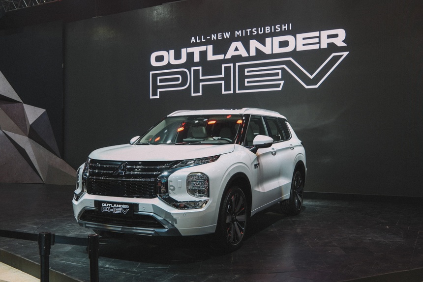 Mitsubishi,  Outlander PHEV anh 1