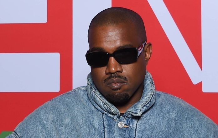 Kanye West bi muc su kien dao nhac anh 1