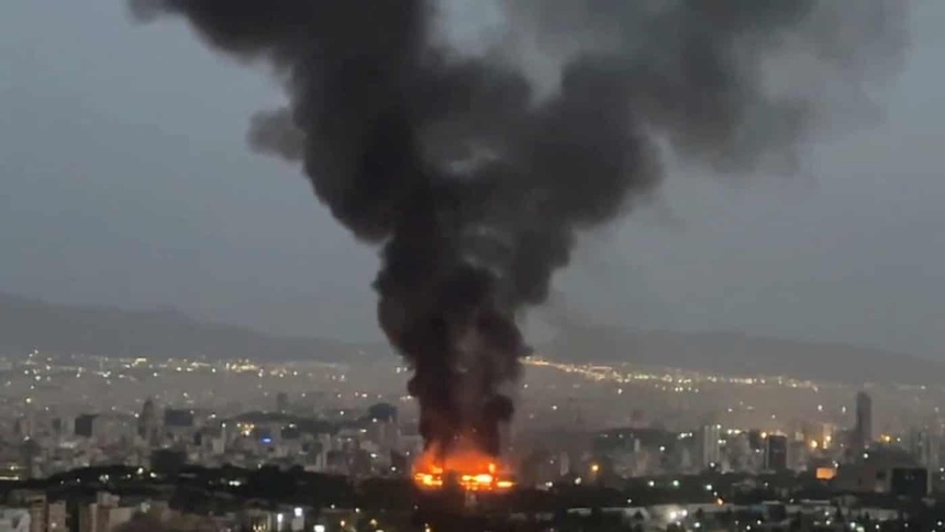Israel oanh kích Iran, ông Trump yêu cầu Iran đầu hàng vô điều kiện