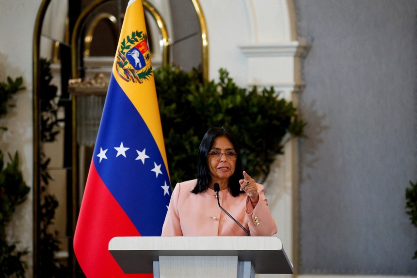 TT Trump cảnh báo TT lâm thời Venezuela 'sẽ phải trả giá lớn'
