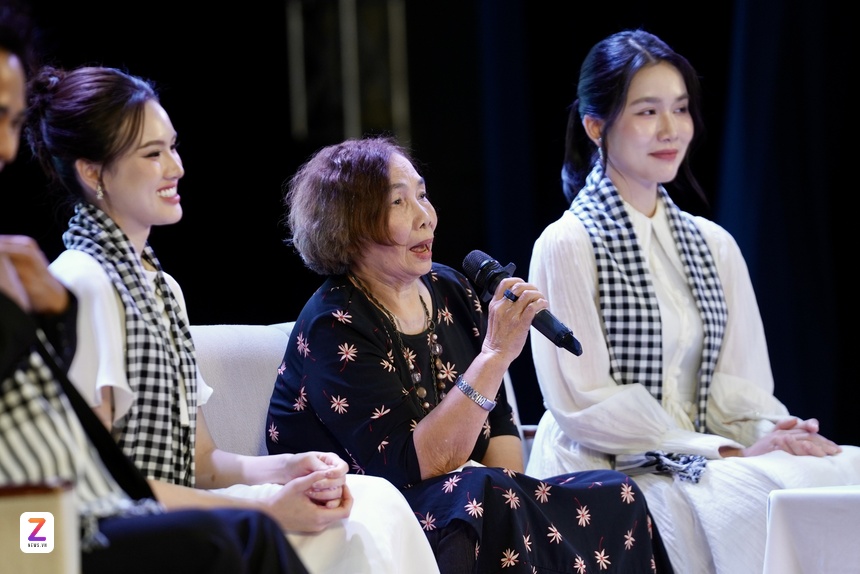 Nhà báo Nguyễn Thị Ngọc Hải chia sẻ với sinh viên Trường đại học Văn hóa TP.HCM ngày trong 25/3. Nhà báo Nguyễn Thị Ngọc Hải chia sẻ với sinh viên Trường đại học Văn hóa TP.HCM ngày trong 25/3.