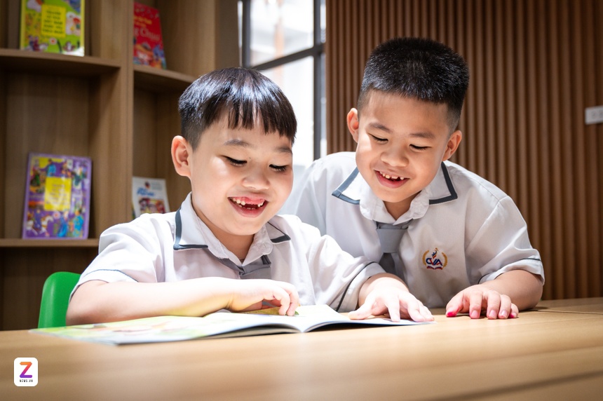 đọc sách ảnh 1
