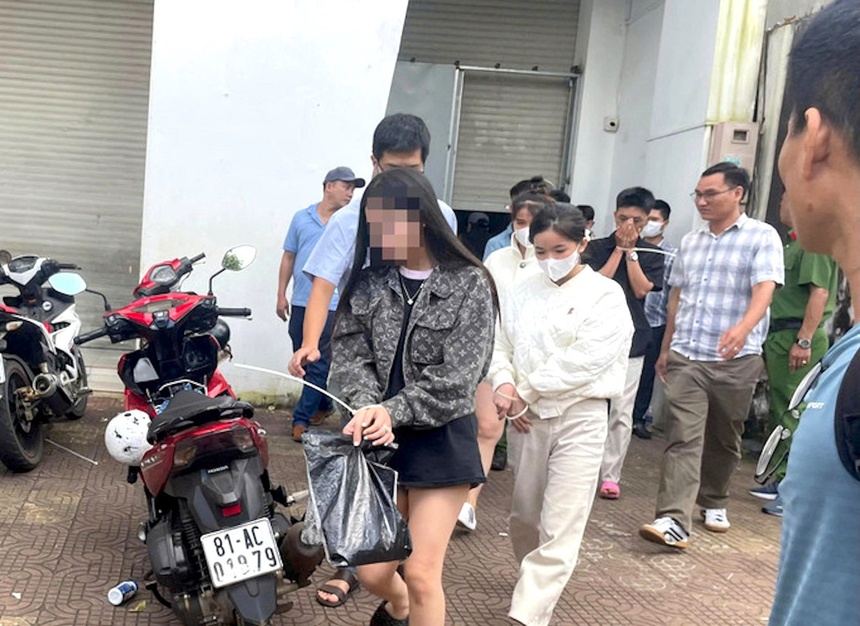 Bắt chủ quán bar, Cung cấp gái bay, Cho dân chơi ảnh 1 Bat chu quan bar, Cung cap gai bay, Cho dan choi anh 1