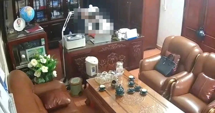 nguoi phat tan clip anh 1