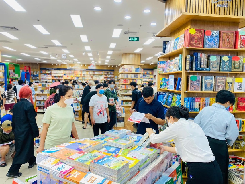 chuoi nha sach truyen thong anh 1