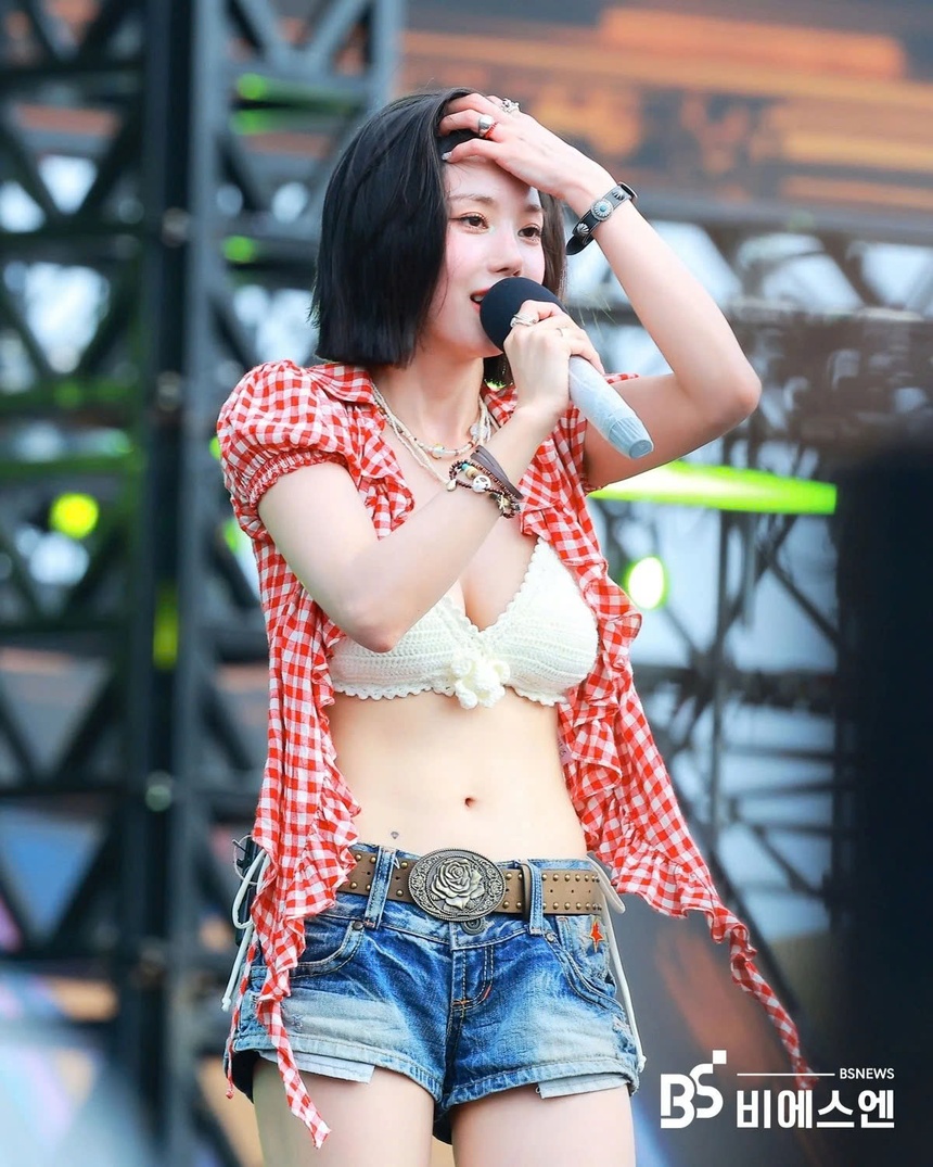 nu than waterbomb eun bi anh 3