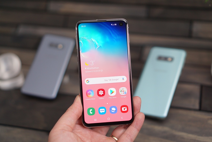 galaxy s10e co tot hon iphone xr anh 2
