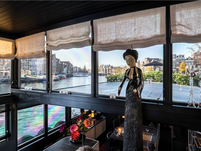 Ben trong 'cung dien noi' xa xi tren song o Amsterdam hinh anh 6 