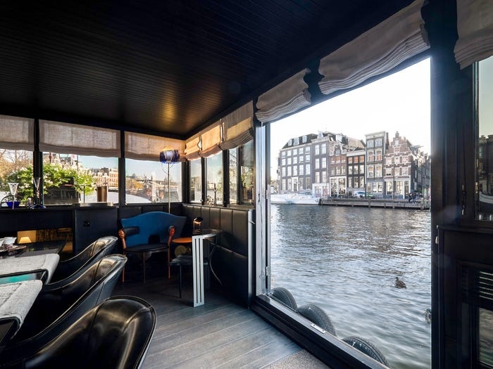 Ben trong 'cung dien noi' xa xi tren song o Amsterdam hinh anh 9 