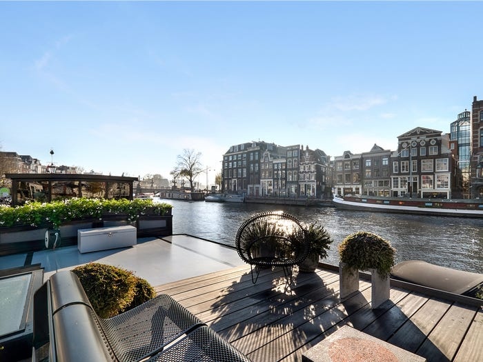 Ben trong 'cung dien noi' xa xi tren song o Amsterdam hinh anh 8 
