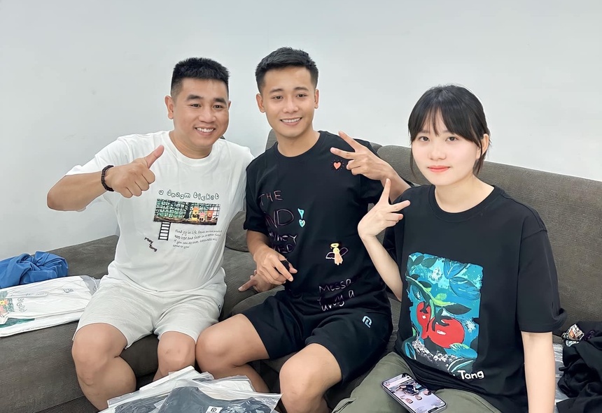 chi gai Quang Linh Vlogs anh 1