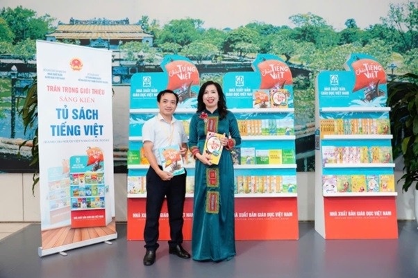Tu sach tieng Viet anh 4