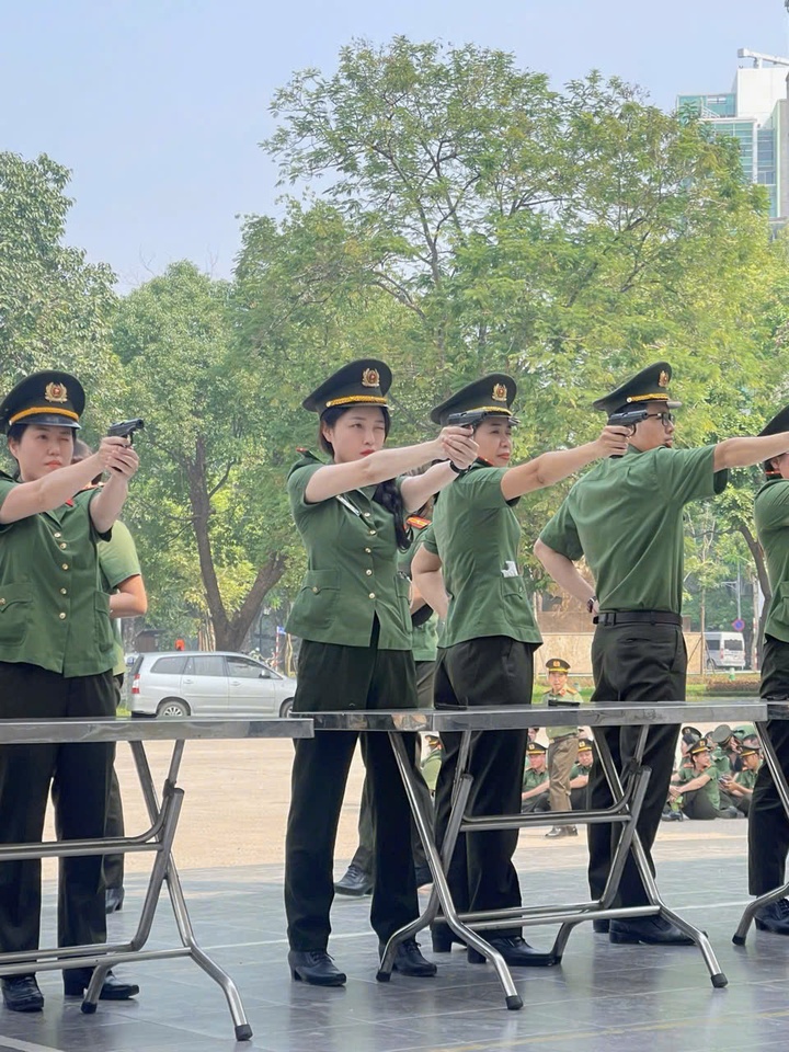 thuong uy anh 3