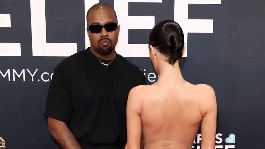 vo Kanye West khoa than anh 1