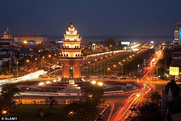 Sự bùng nổ các tòa nhà sang trọng đã biến thủ đô từng một thời hoang vắng thành một đô thị sôi động, hấp dẫn nhiều du khách.
